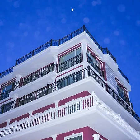 Roel Apartment